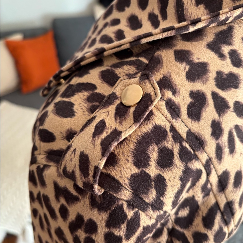 Chic Leopard Print Jacket - Picture 8 of 9